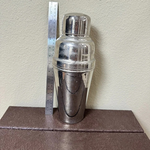 POTTERY BARN Extra Large Silver Tone Cocktail Shaker - 60 ounces - Picture 4 of 12